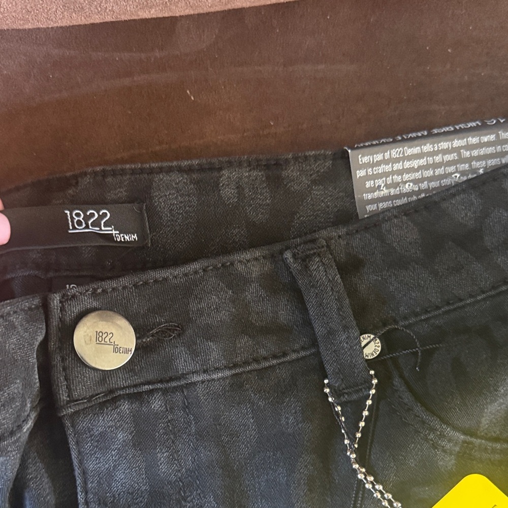 High-Rise Ankle Skinny Jeans in Black Animal Print - Picture 2 of 6